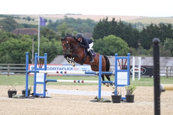 Tony Pearson lands victory in the Nupafeed Supplements Senior Discovery Second Round at Pyecombe Horse Show